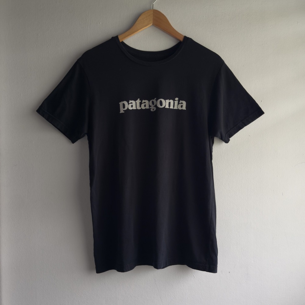 Patagonia Slim Fit P-6 Logo Graphic Tee Shirt Mens Medium Black Gorpcore